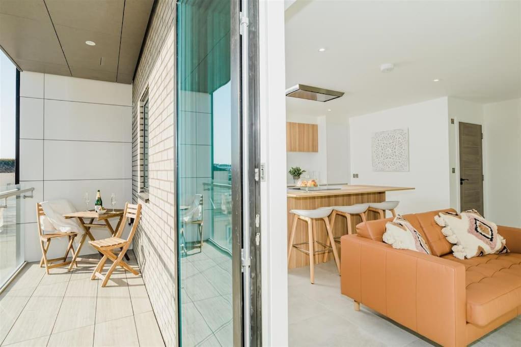 Apartment 7 Cliff Edge *
