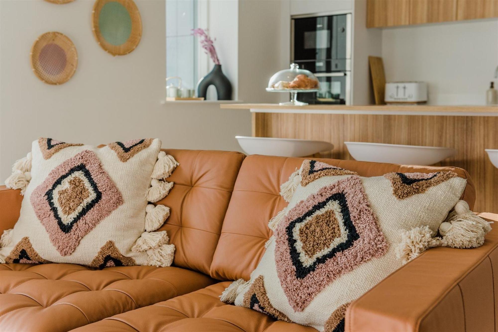 7 Cliff Edge Apartment *